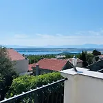 & App Minka 3* Jadranovo