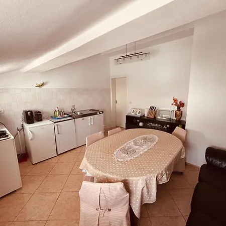 Guest house Rooms & App Minka Jadranovo