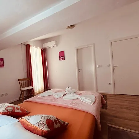 Guest house Rooms & App Minka 4*
