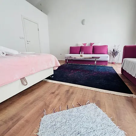 Guest house Rooms & App Minka