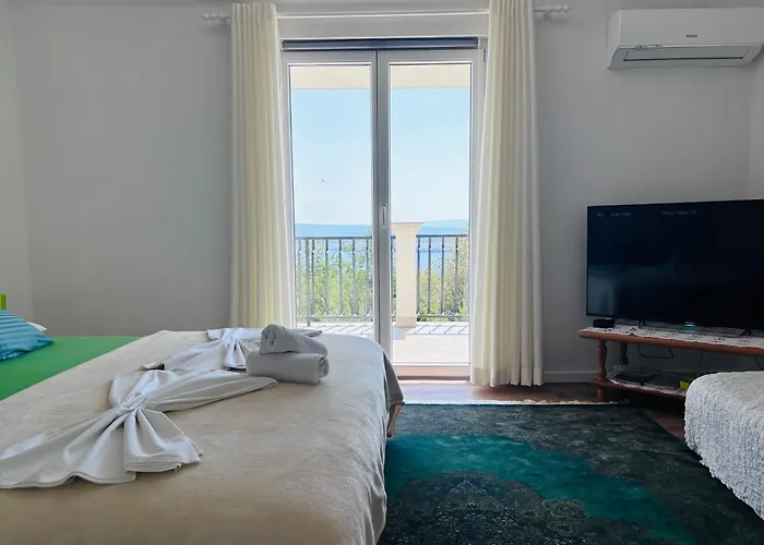 & App Minka 3* Jadranovo