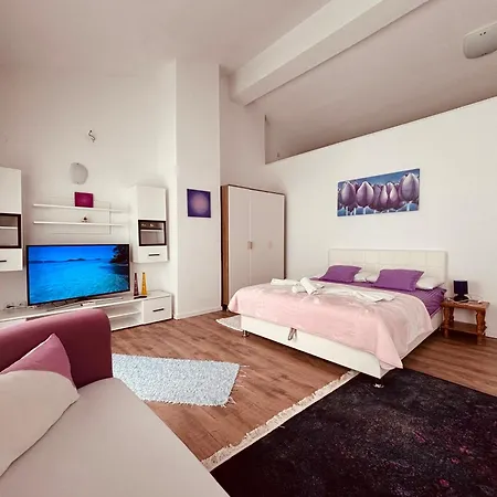 Rooms & App Minka 4* Jadranovo