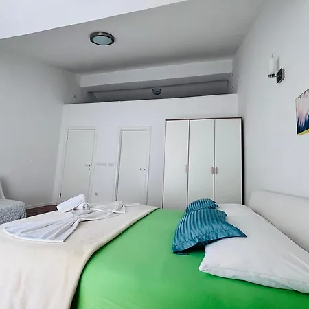 Rooms & App Minka 4* Jadranovo