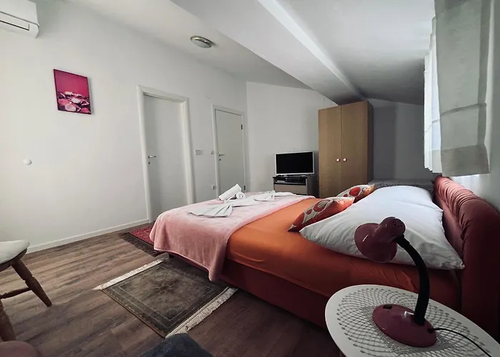 & App Minka Pensión Jadranovo